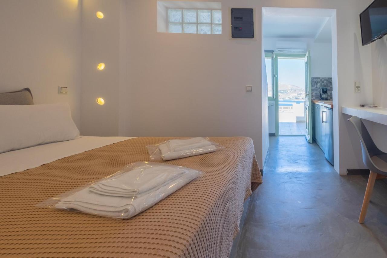 Lorenzo Studios And Suites Paros Naousa  Exterior photo